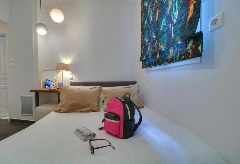 Standard Room with Terrace, Athinn Residence