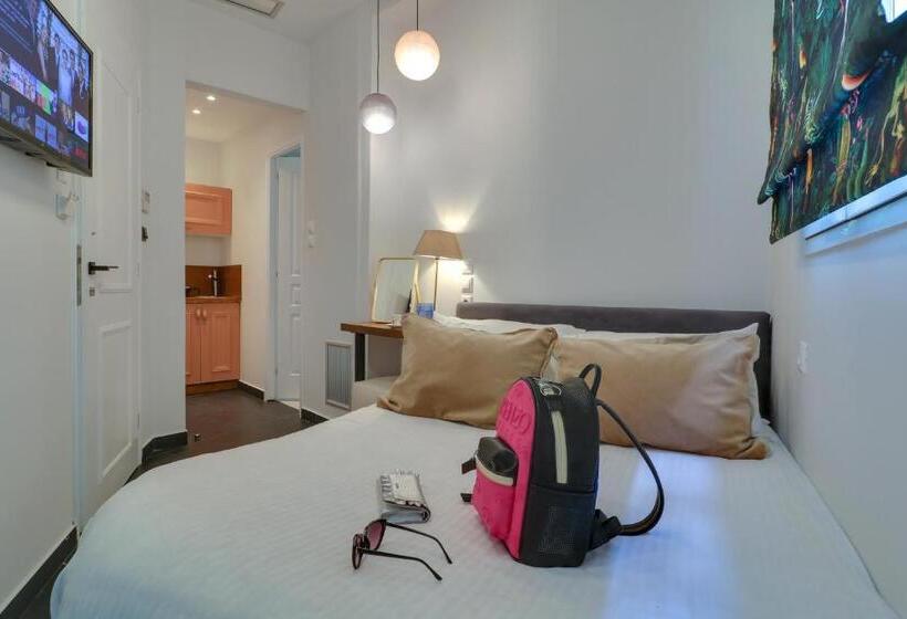 Standard Room with Terrace, Athinn Residence