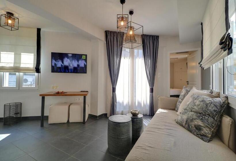 1 Bedroom Apartment with Terrace, Athinn Residence