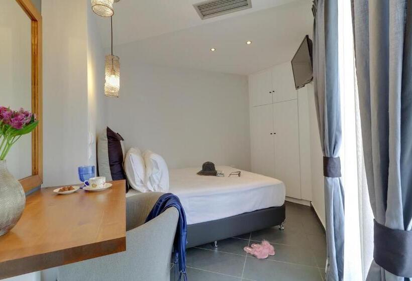 1 Bedroom Apartment with Terrace, Athinn Residence