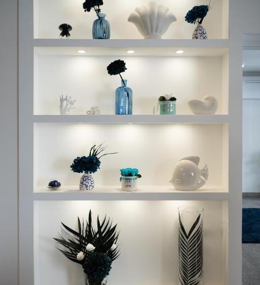 اتاق استاندارد, The Sea