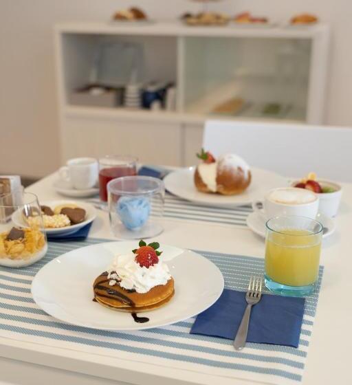 اتاق استاندارد یک نفره, The Sea