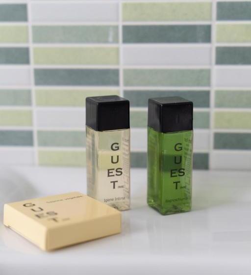 اتاق لوکس, The Sea