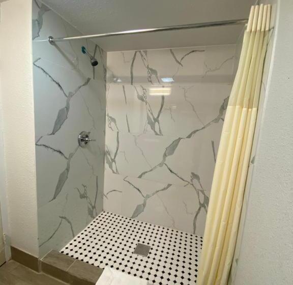 غرفة قياسية, Executive Inn