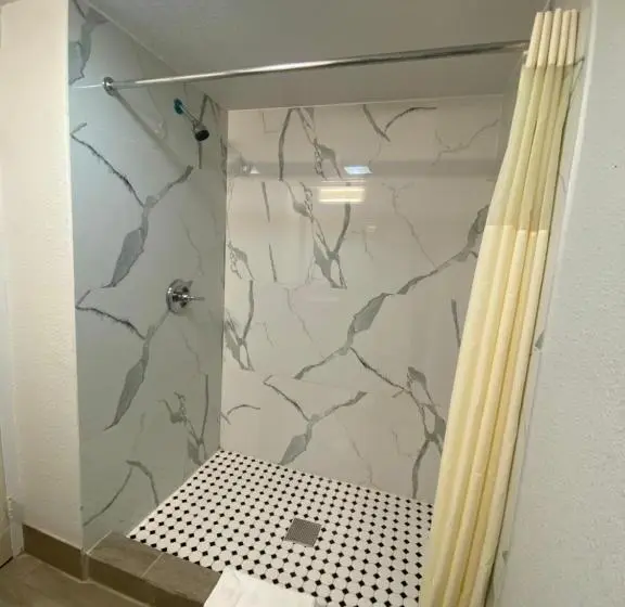 اتاق استاندارد, Executive Inn