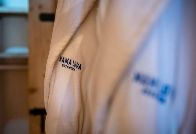 اتاق لوکس سه تخته, Mama Lova