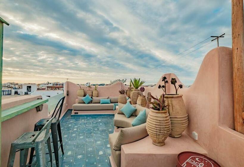 سوییت خانوادگی, Mama Lova