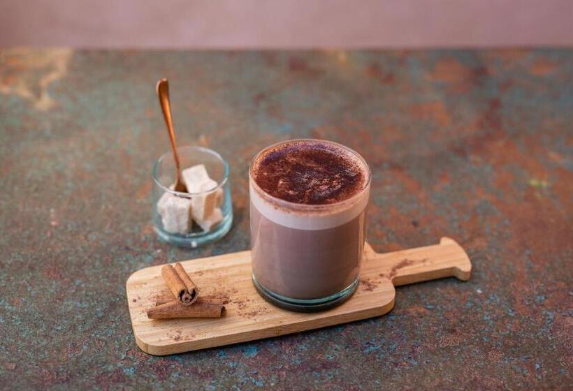 سوییت خانوادگی, Mama Lova