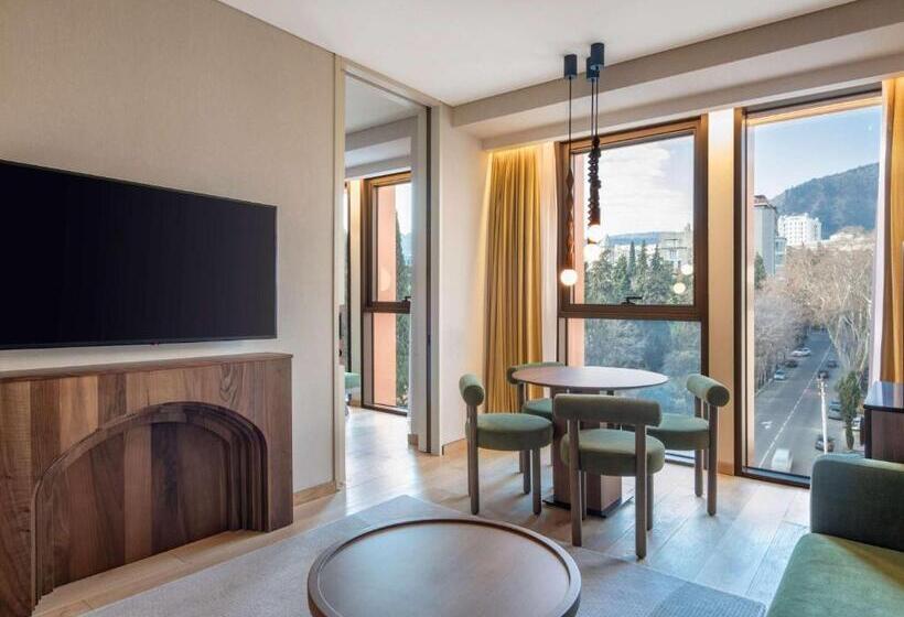 سوییت, Swissôtel Tbilisi
