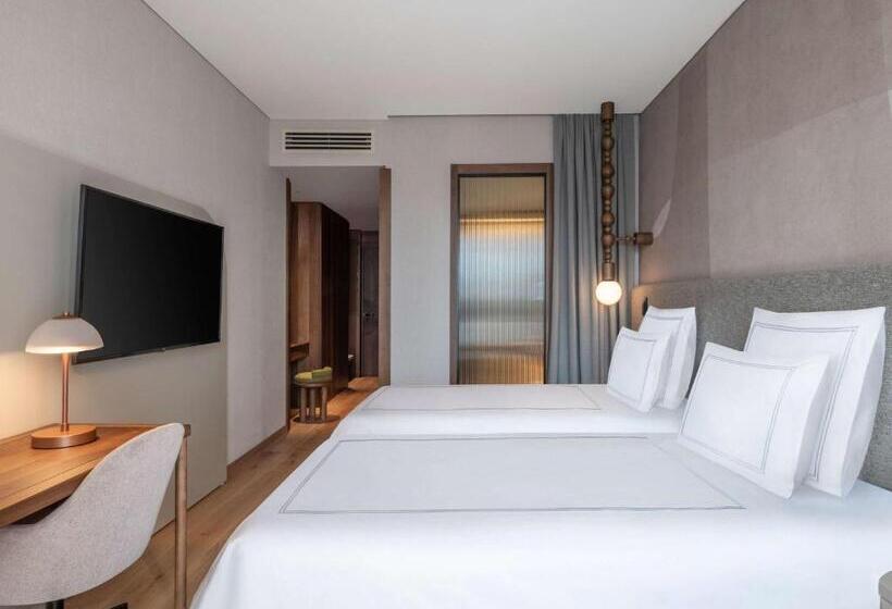اتاق کلاس بیزنس, Swissôtel Tbilisi