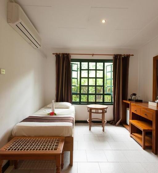 اتاق استاندارد سه نفره, Pension Michel
