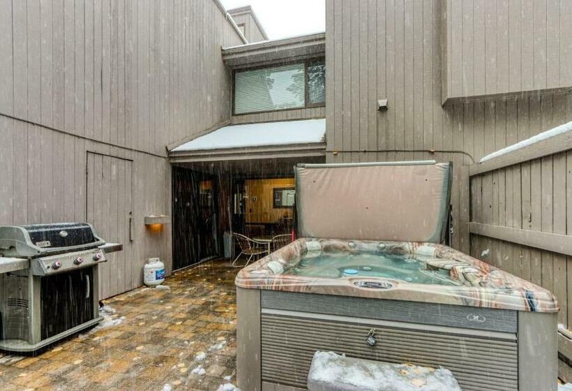 آپارتمان 2 خوابه, 17 Meadow House