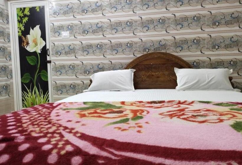 اتاق لوکس با تخت بزرگ, Goroomgo Ray Home Stay Puri