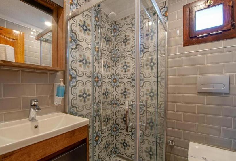 Четырехместный Номер Стандарт, çuhadar Ahşap Evleri̇