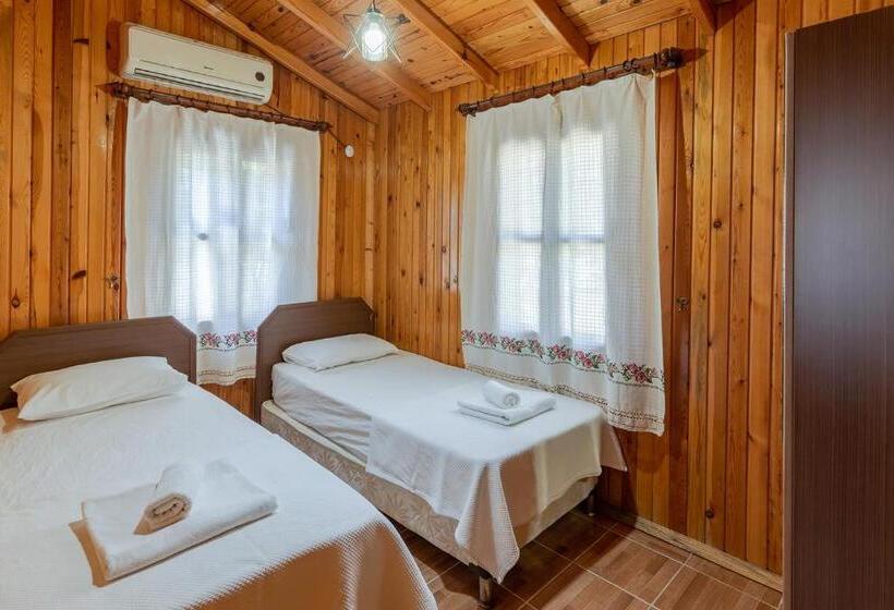 Семейный Номер Вид на Сад, çuhadar Ahşap Evleri̇
