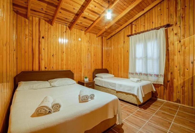 Chambre Familiale Vue Jardin, çuhadar Ahşap Evleri̇
