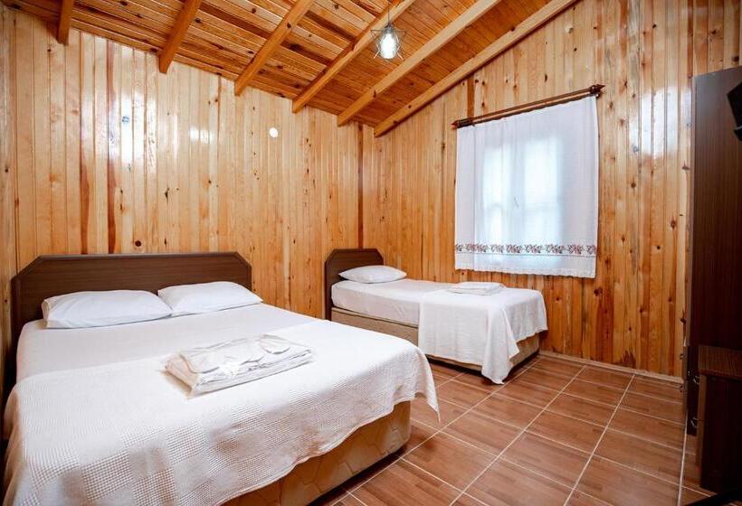 Семейный Номер Вид на Сад, çuhadar Ahşap Evleri̇