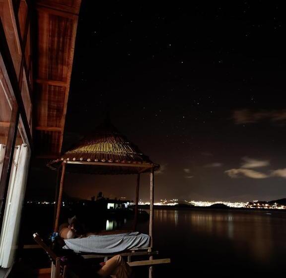 Suite with lake view, Uros Walysuma Titicaca Lodge