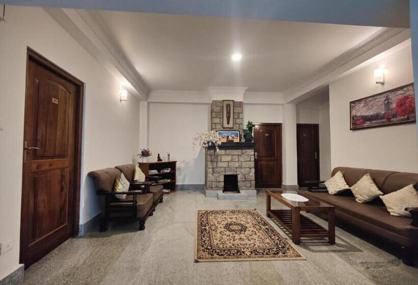 带阳台套房, Maplewood Hotel & Spa