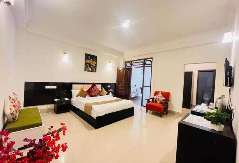 带阳台套房, Maplewood Hotel & Spa