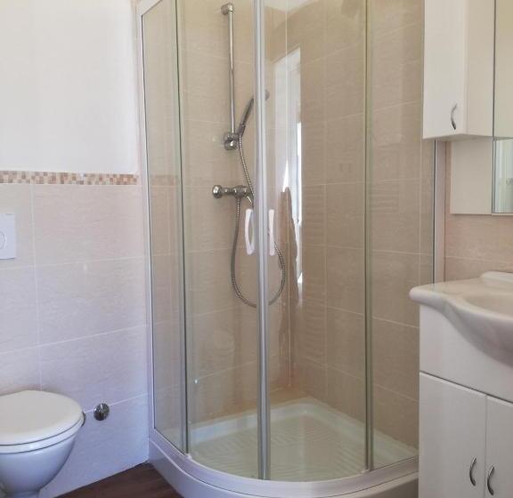 غرفة عائلية مطلّة علي الجبل, Aktiv Hotel Eden