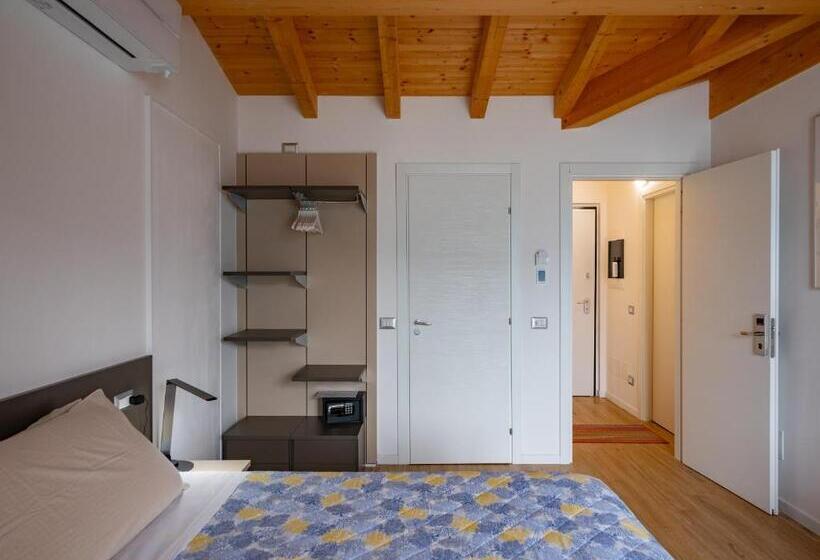 标准间带湖景, Foresteria Lago Di Como