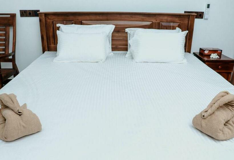 ویلای 2 خوابه, Kingsman Villa