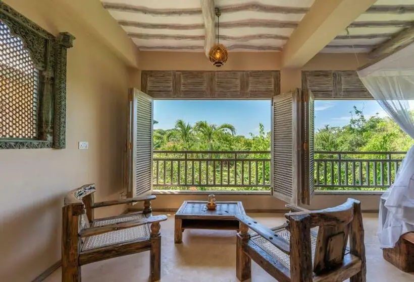اتاق استاندارد, Tombo House