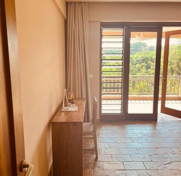 Cameră Deluxe cu Balcon, Tombo House