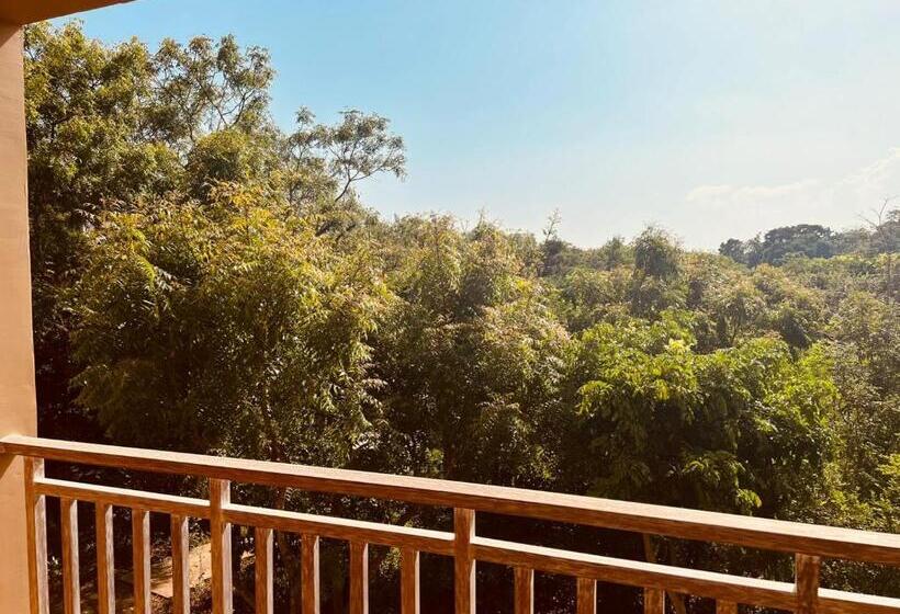 Cameră Deluxe cu Balcon, Tombo House