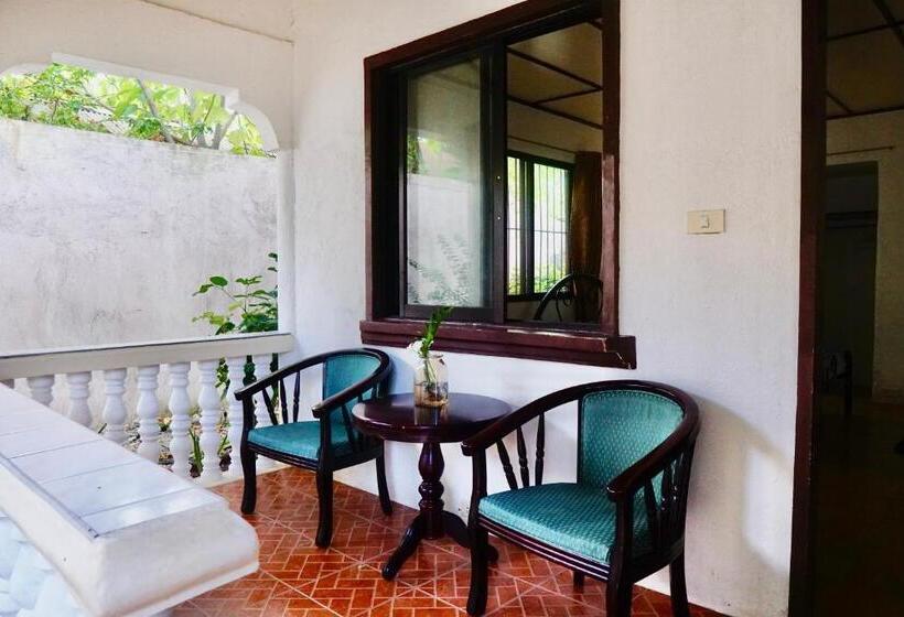 بنجلو ديلوكس, Flower Garden Resort