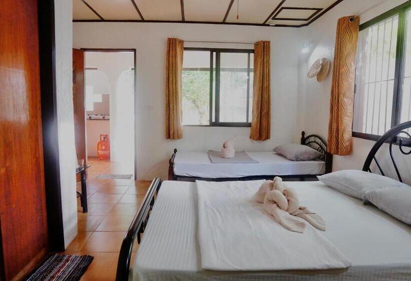 بنجلو ديلوكس, Flower Garden Resort