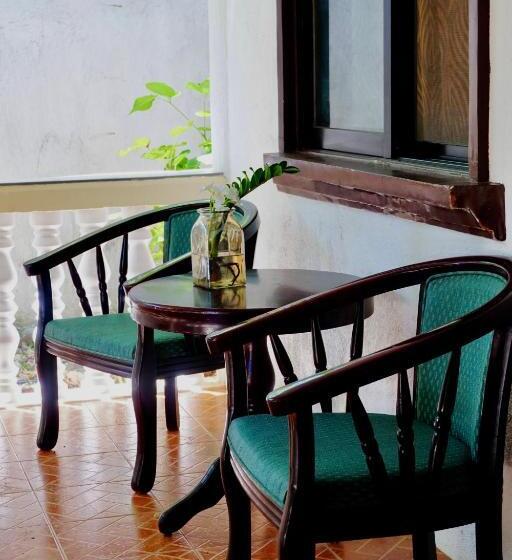 بنجلو ديلوكس, Flower Garden Resort