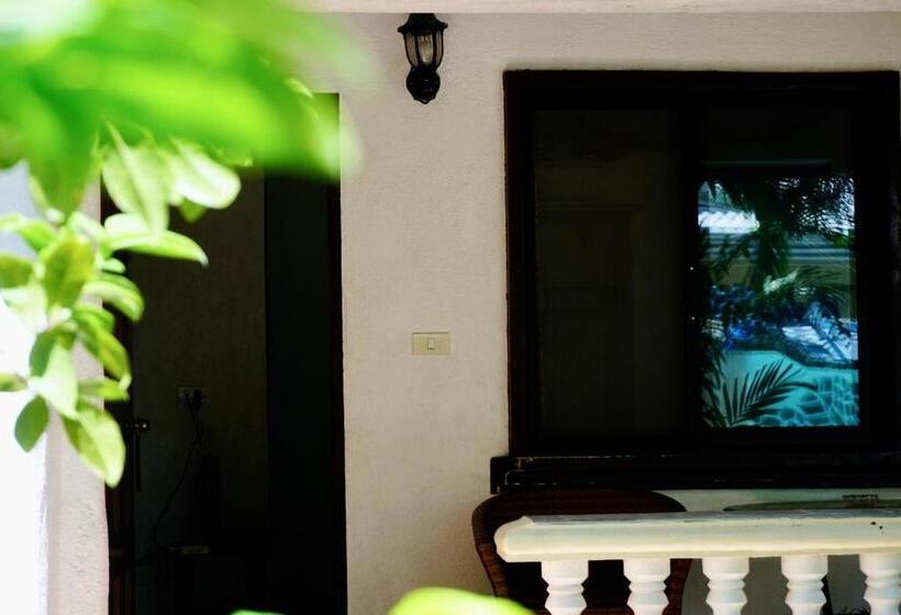 بنجلو ديلوكس, Flower Garden Resort