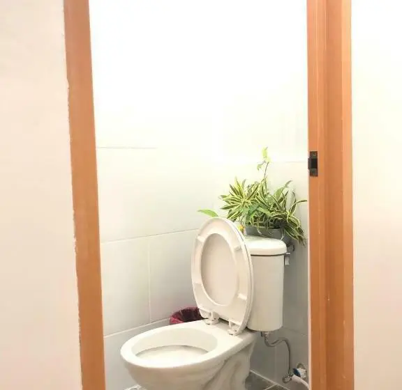 Economy-huone, Lr Hostel And Cafe