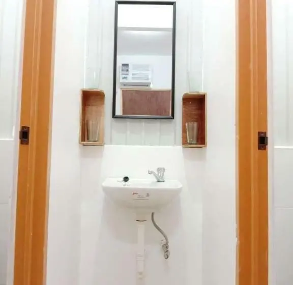 Economy-huone, Lr Hostel And Cafe