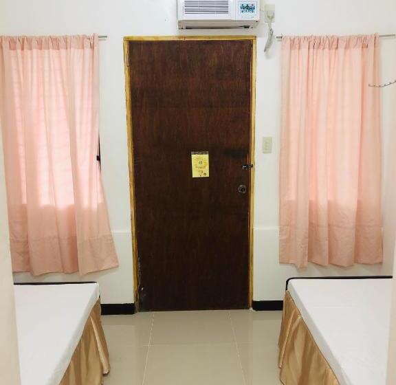 Номер Стандарт, Lr Hostel And Cafe