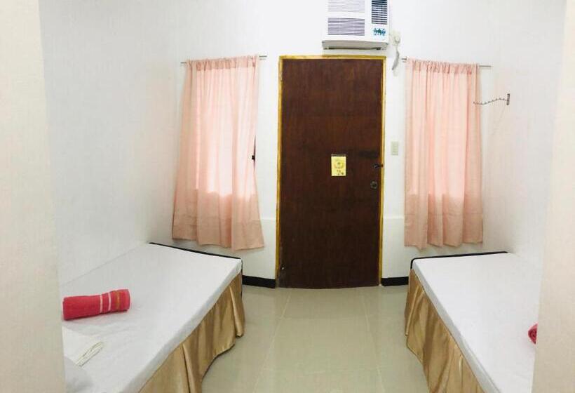 Номер Стандарт, Lr Hostel And Cafe