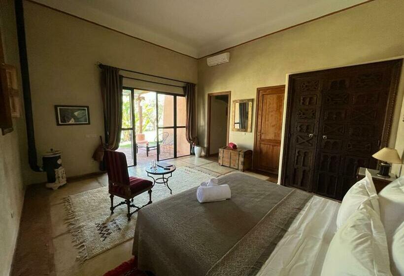 Номер Superior, Jnane Allia