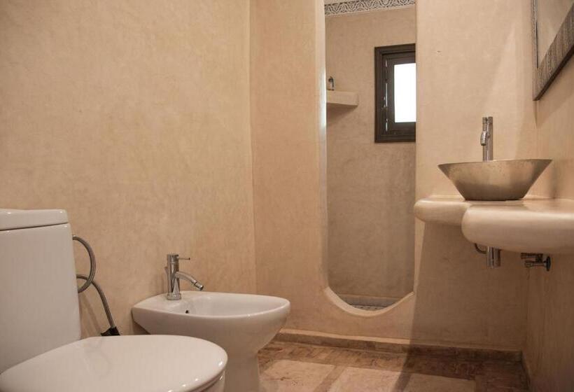 Номер Superior, Jnane Allia