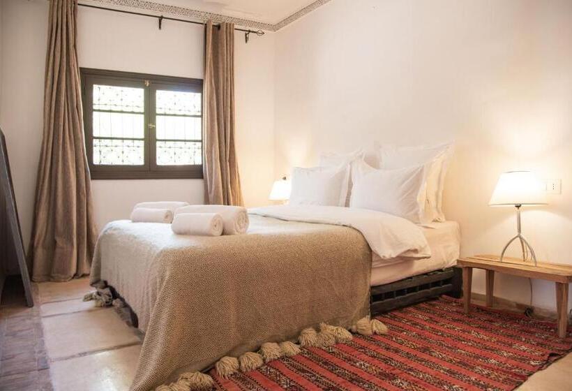 Номер Superior, Jnane Allia