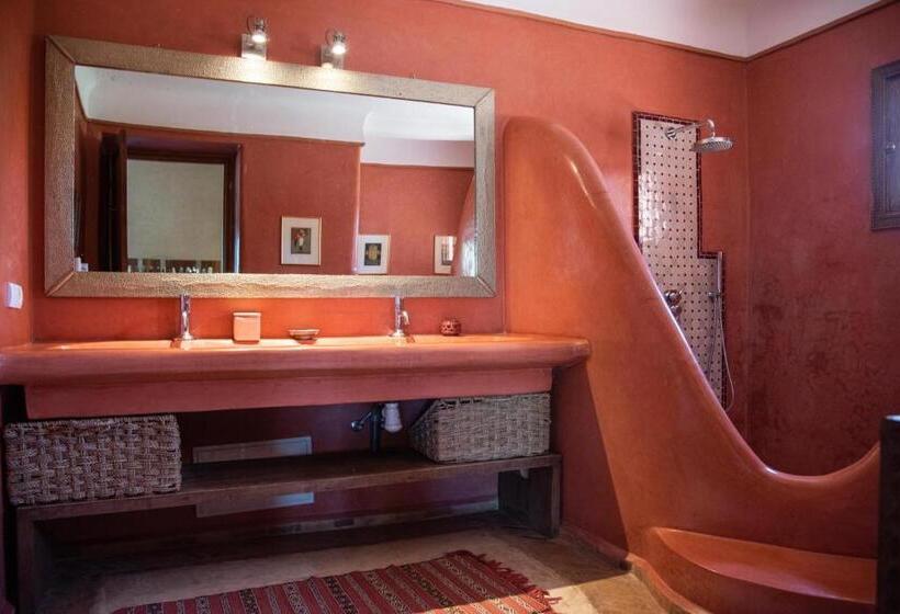 Номер Superior, Jnane Allia