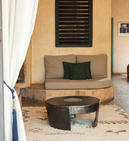 Студия Deluxe, Jnane Allia