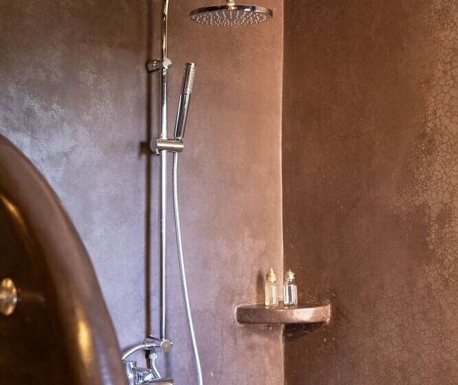 Студия Deluxe, Jnane Allia