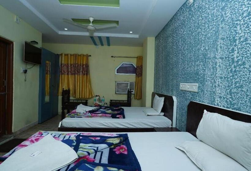 اتاق پریمیوم چهارنفره, Gokul Palace