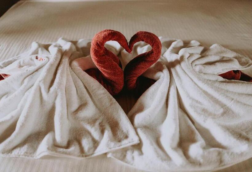 اتاق لوکس خانوادگی, Shiva S Beach Cabanas