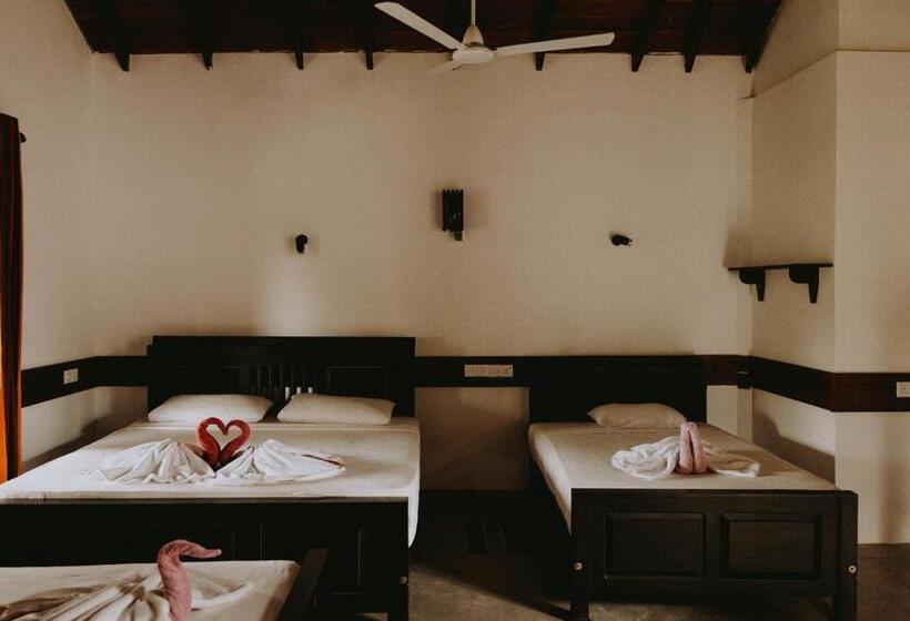 اتاق لوکس خانوادگی, Shiva S Beach Cabanas