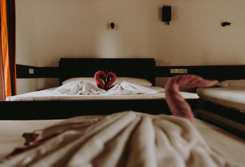 اتاق لوکس خانوادگی, Shiva S Beach Cabanas