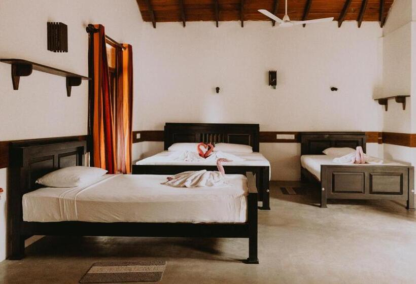 اتاق لوکس خانوادگی, Shiva S Beach Cabanas