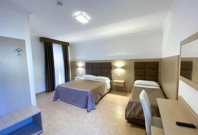 غرفة قياسية رباعية, Le Naiadi Park Hotel Sul Lago